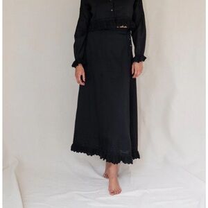 The silk co Sasha skirt black